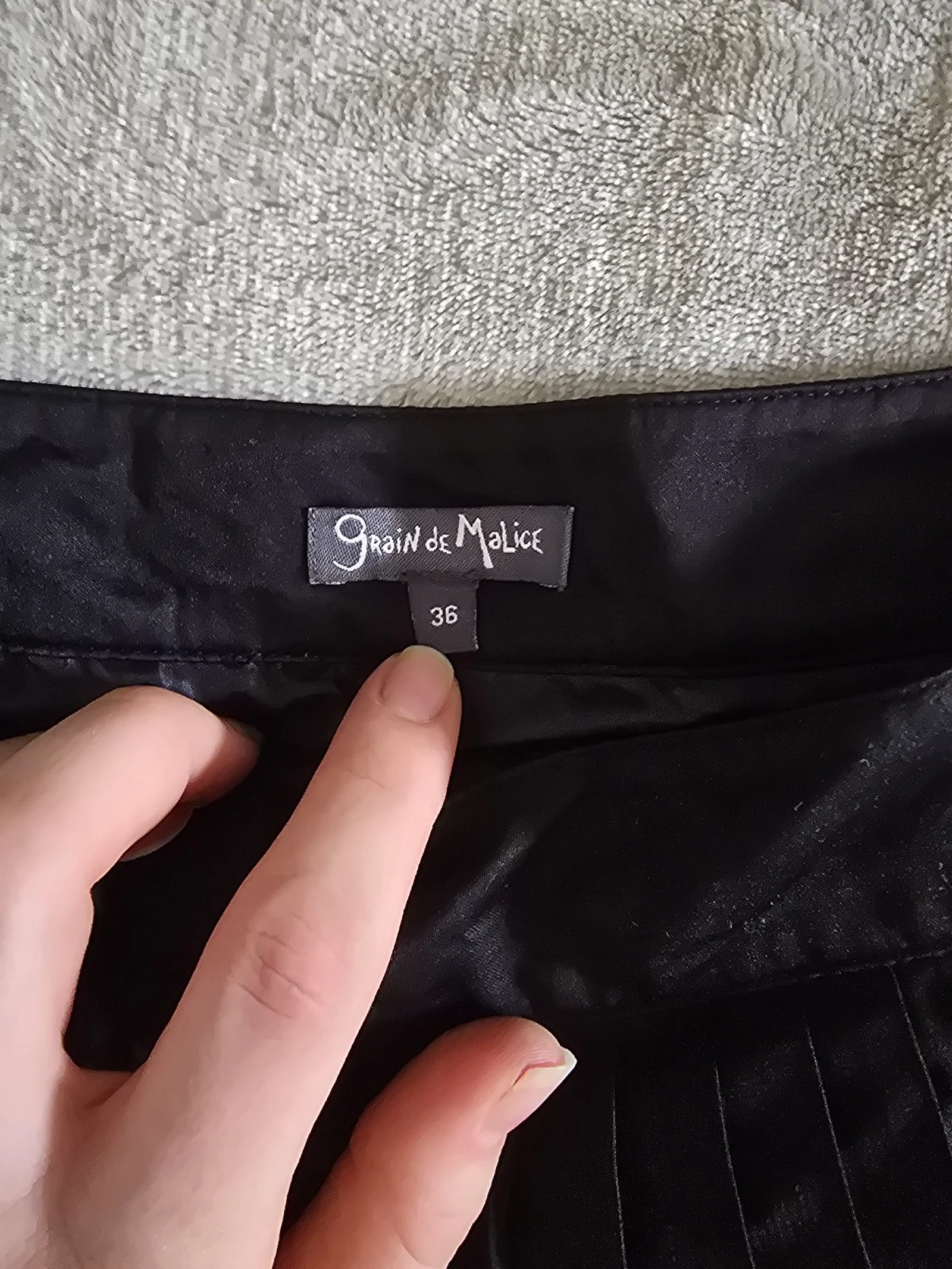 Grain de Malice Mini Saia Preta com Babado Plissada em Camadas Tamanho S 36 – photo 3